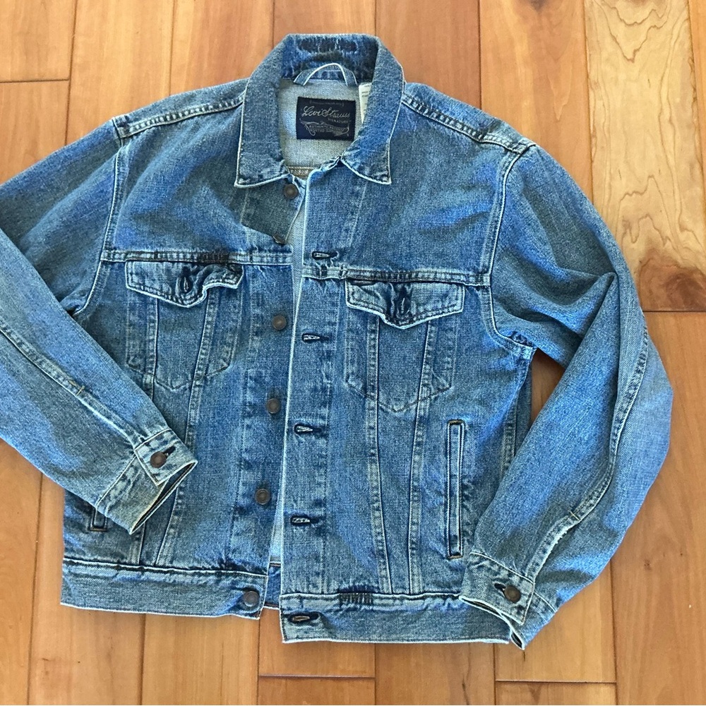 Vintage Levi's denim jean Trucker Jacket size Small